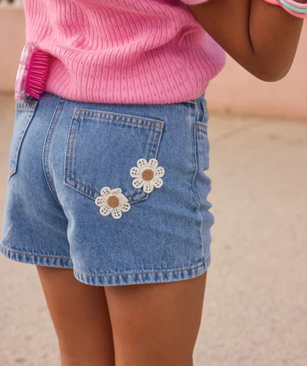 Short enfant en jean fleuri